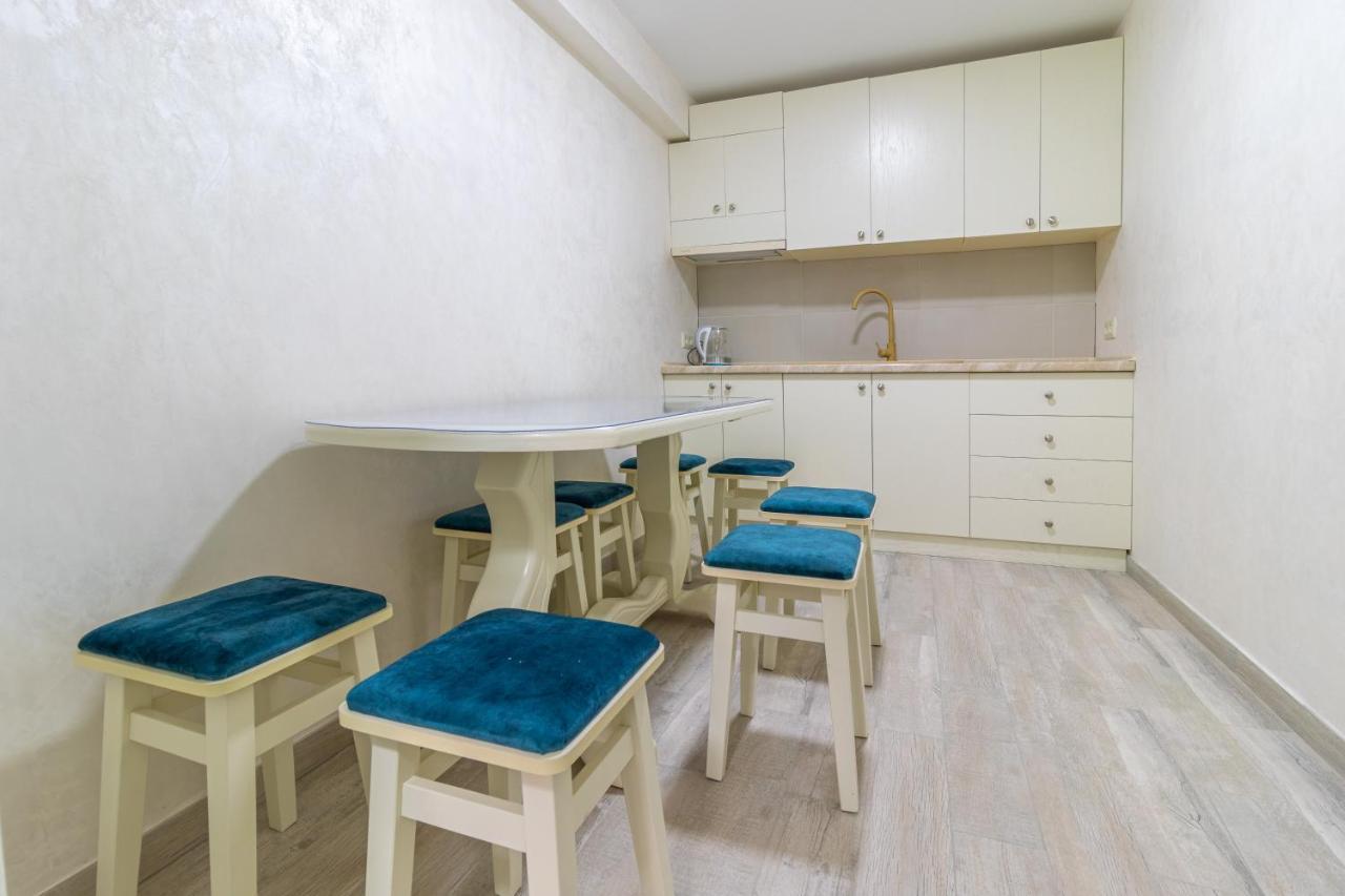 Guest House Turda Bukovel Bagian luar foto