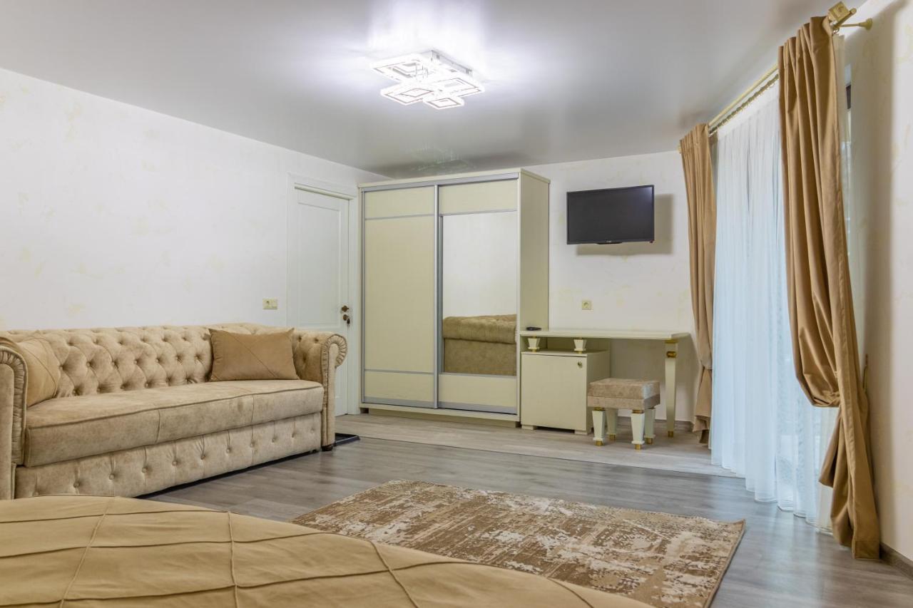 Guest House Turda Bukovel Bagian luar foto