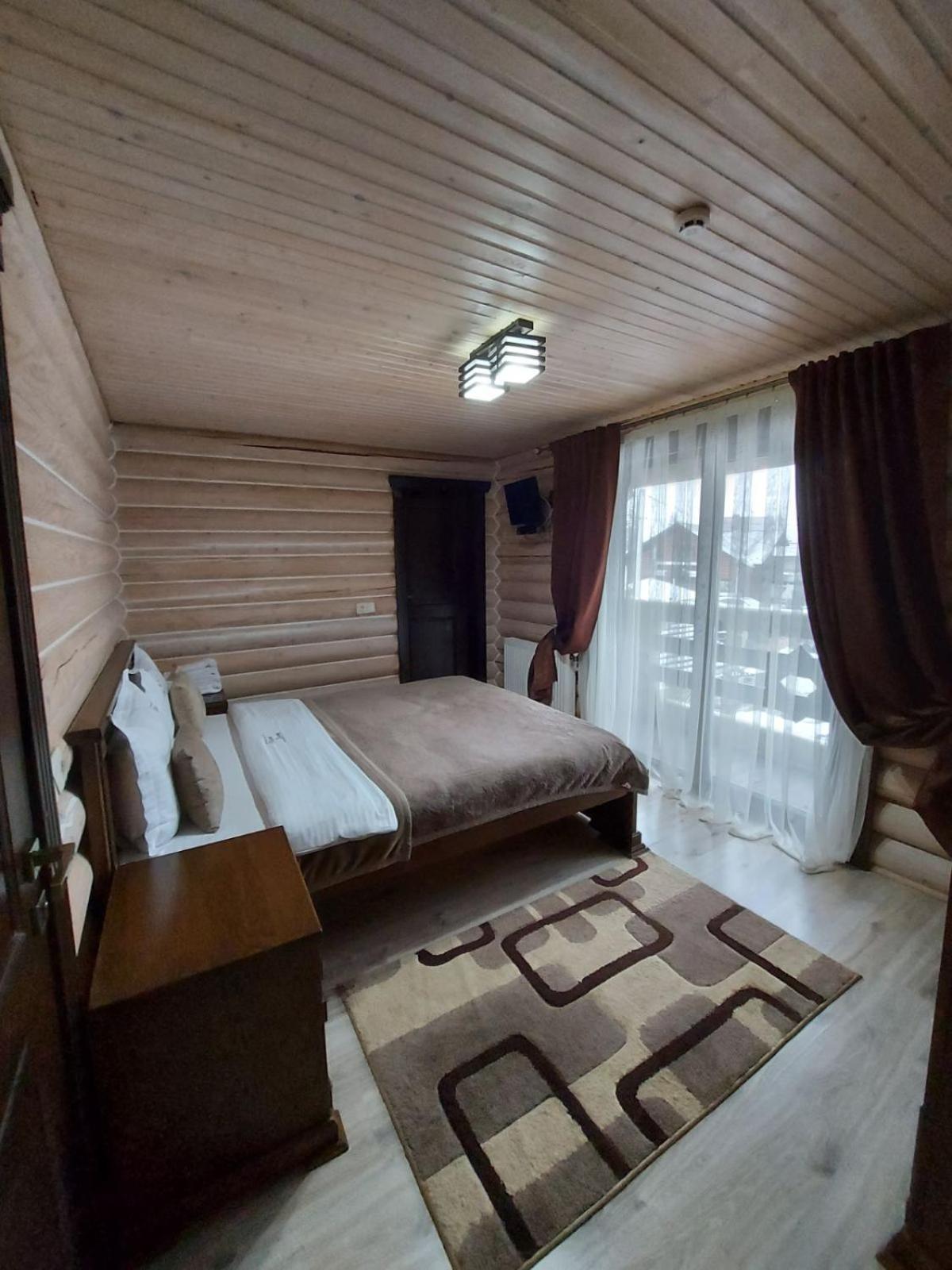 Guest House Turda Bukovel Bagian luar foto