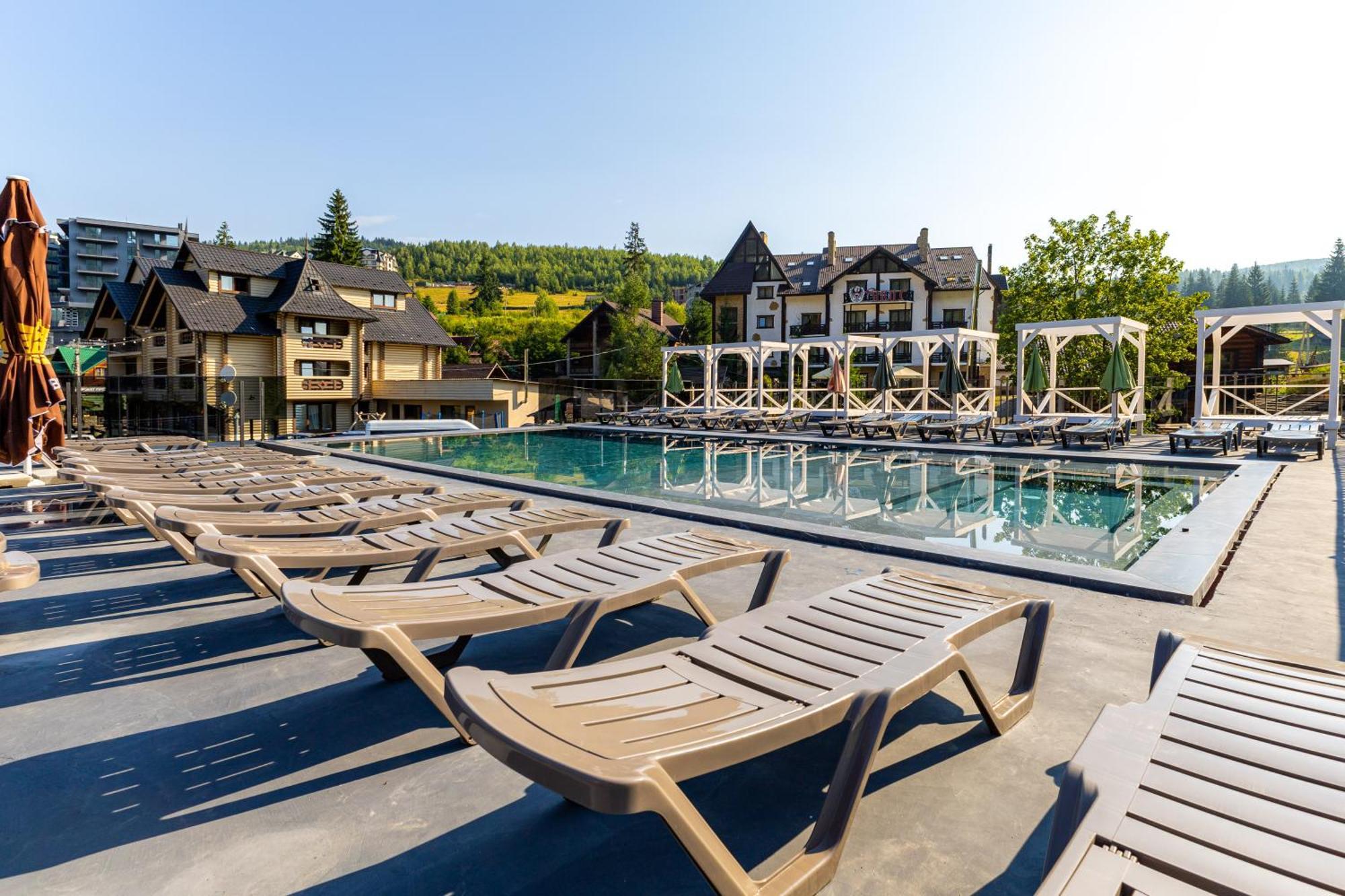 Guest House Turda Bukovel Bagian luar foto